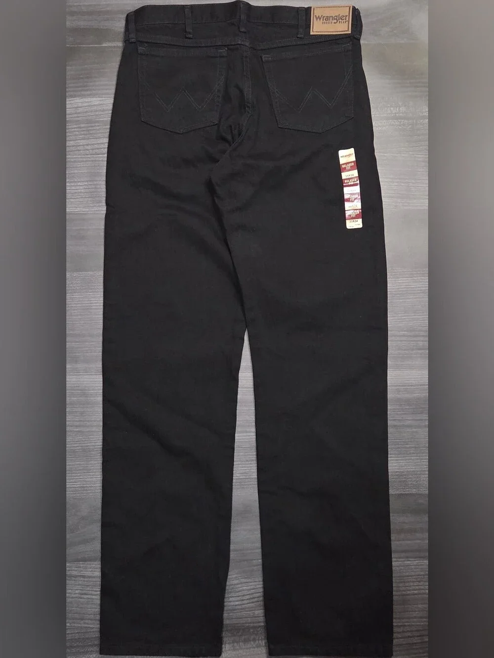 Wrangler Rugged Wear® Relaxed Fit Jean Black size 33x34 NWT